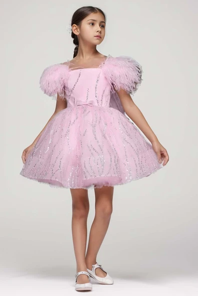 Kız Çocuk Düşük Omuzlu Kolları Tüylü ve Üzeri Pullu İçi Astarlı Pembe Abiye ürün görseli