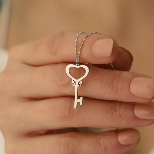 925 Ayar Gümüş Kalp Plaka Kesim Anahtar Kolye - CN00145 - Resim 4