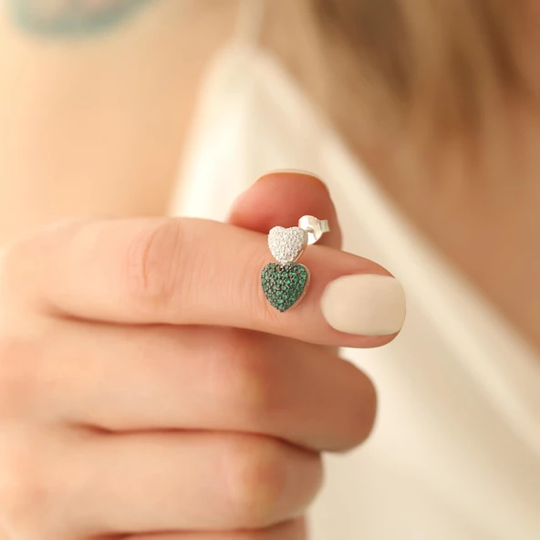 925 Ayar Gümüş Yeşil & Beyaz Taşlı Kalpli Çivi Küpe - ES00123 - Resim 2