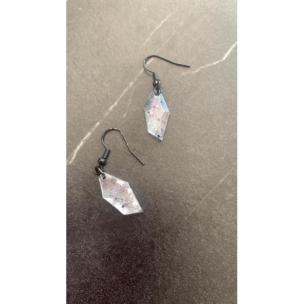 Şeffaf Renkli Siyah Simli Pullu Glitterli Aksesuarlı Kristal Şekil Sallantılı Epoksi Küpe Hediyelik - Resim 2