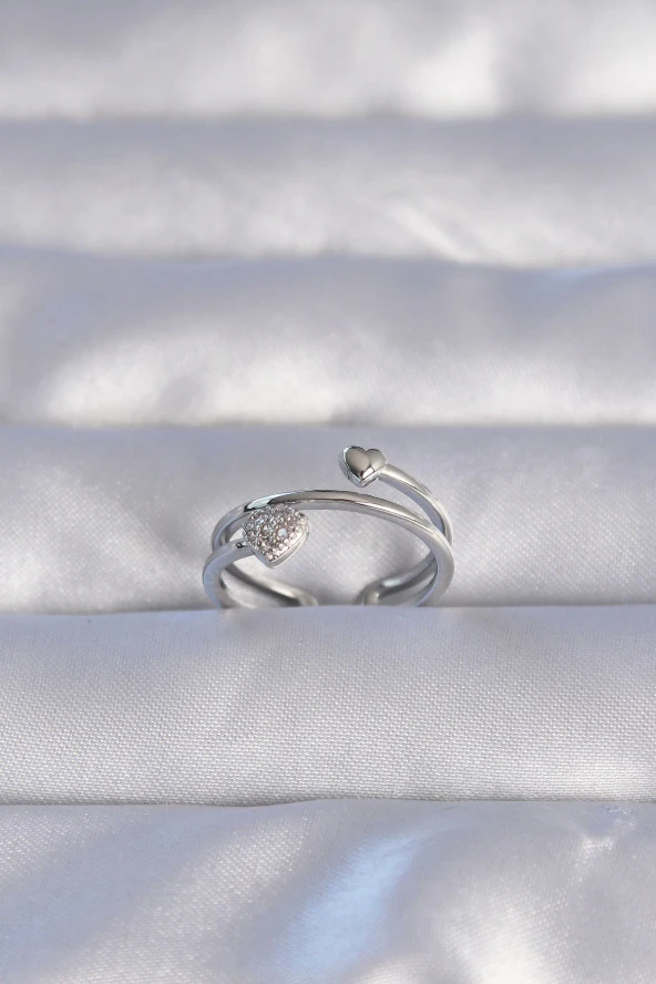 Pirinç Gümüş Renk Zirkon Taşlı Kalpli Model Ayarlanabilir Yüzük - EBJ240714W25317 ürün görseli