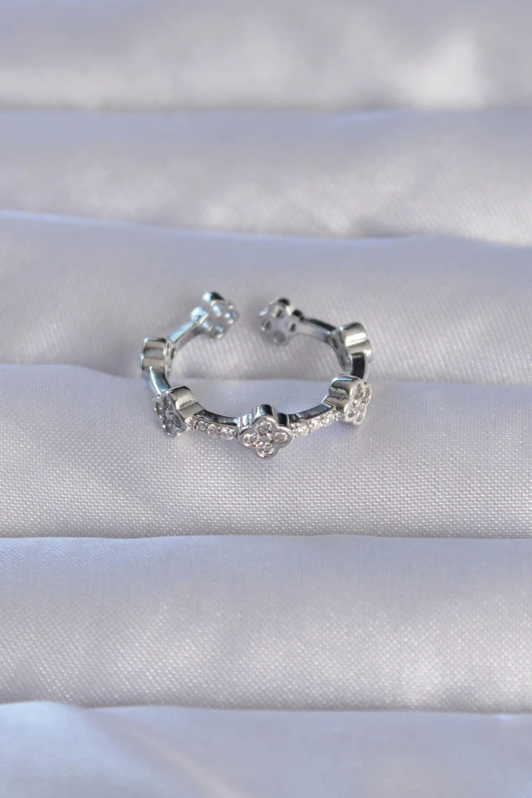 Pirinç Gümüş Renk Zirkon Taşlı Yonca Model Ayarlanabilir Yüzük - EBJ240714W25327 - Resim 2