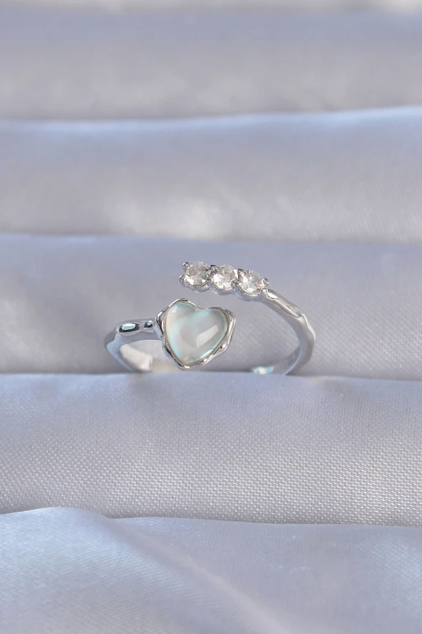 Pirinç Gümüş Renk Zirkon Taşlı Sedefli Kalp Model Ayarlanabilir Yüzük - EBJ240714W25347 ürün görseli