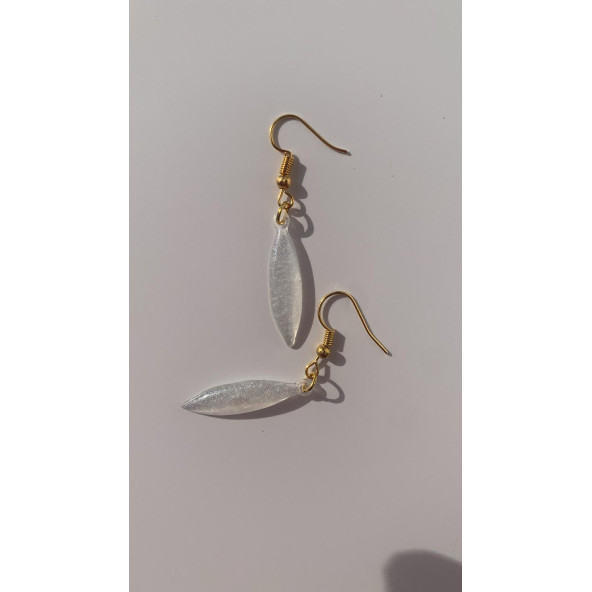 Beyaz Sedefli Renkli Gold Aksesuar Parlak Küçük Simetrik Şekil Sallantılı Epoksi Küpe Hediyelik - Resim 4