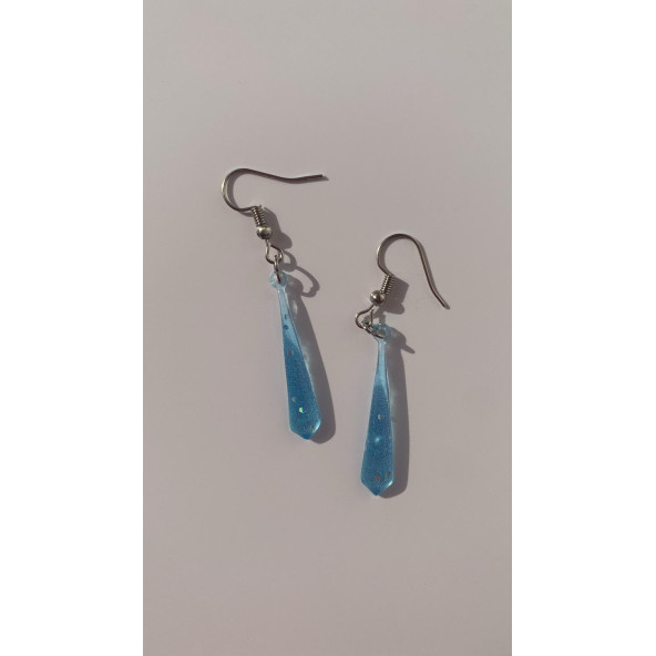 Mavi Renkli Parlak Simli Pullu Glitterli Gümüş Aksesuar Minik Piramit Şekil Sallantılı Epoksi Küpe - Resim 2