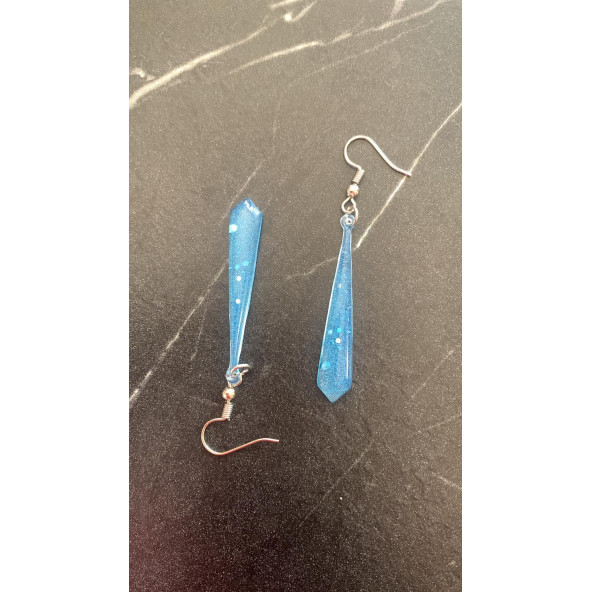 Mavi Renkli Parlak Simli Pullu Glitterli Gümüş Aksesuar Minik Piramit Şekil Sallantılı Epoksi Küpe - Resim 3