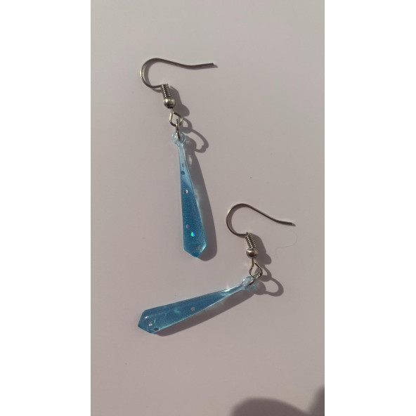 Mavi Renkli Parlak Simli Pullu Glitterli Gümüş Aksesuar Minik Piramit Şekil Sallantılı Epoksi Küpe - Resim 8