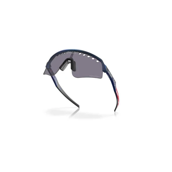 Oakley Sutro Lite Sweep Güneş Gözlüğü 946528 Amerikan Bayraklı TLD Blue ColorShift Prizm Grey - Resim 3