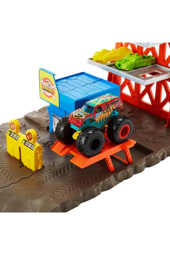 HFB12 Monster Trucks Patlama İstasyonu Oyun Seti , Hot Wheels Monster Trucks - 4
