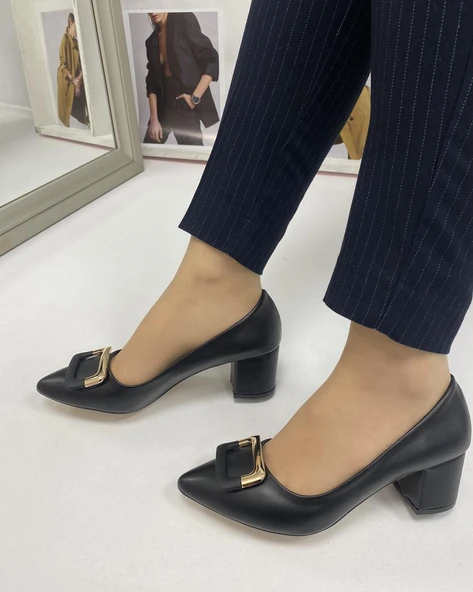 Feles Kare Toka Detaylı Kadın Klasik Topuklu Ayakkabı - Resim 2