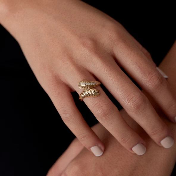 8 Ayar Altın Taşlı Sarmal Burgu Desenli Kadın Yüzük - 3