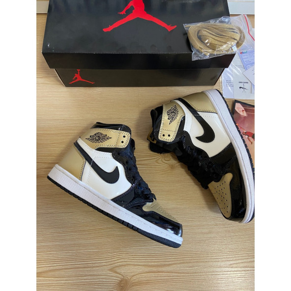 Nike Air Jordan 1 High Retro 'Gold Toe' - 4