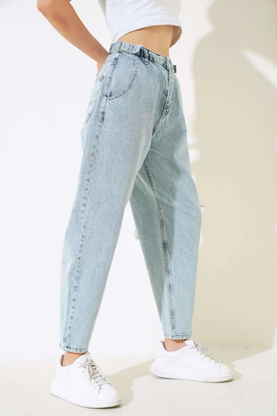 Boyfriend Yan Tokalı Kot Pantolon Açık Kar ürün görseli 1