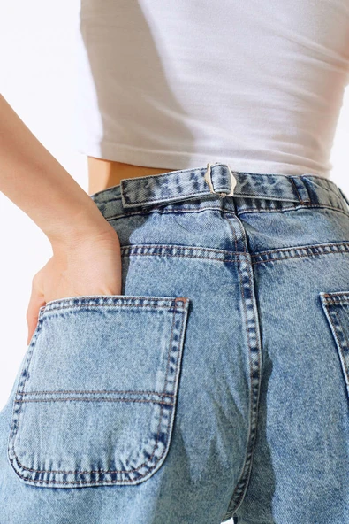 Boyfriend Arka Tokalı Kot Pantolon Açık Kar - Resim 4