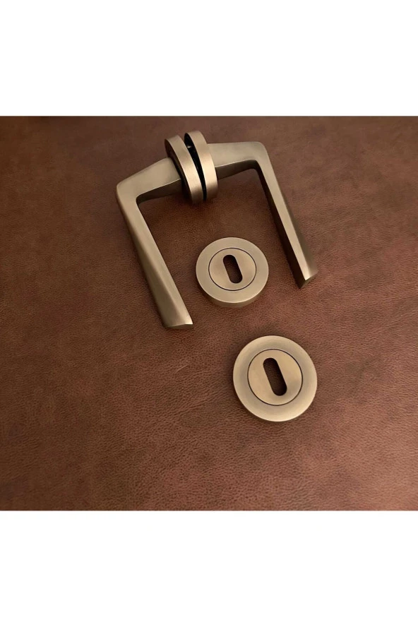 Piramit Mat Antik Sarı Lüx Yuvarlak Rozetli Oda Kapı Kolu 5 Takım - 3