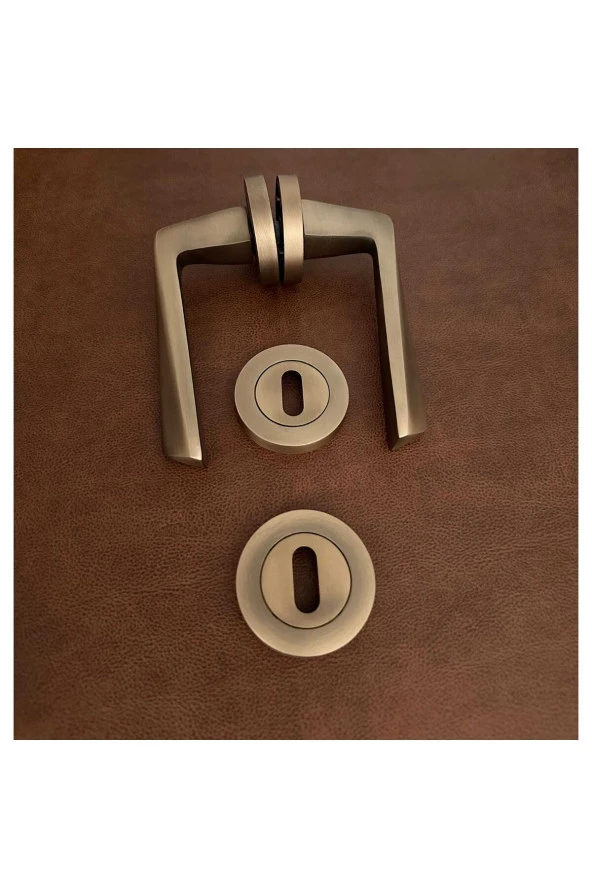 Piramit Mat Antik Sarı Lüx Yuvarlak Rozetli Oda Kapı Kolu 5 Takım - 5