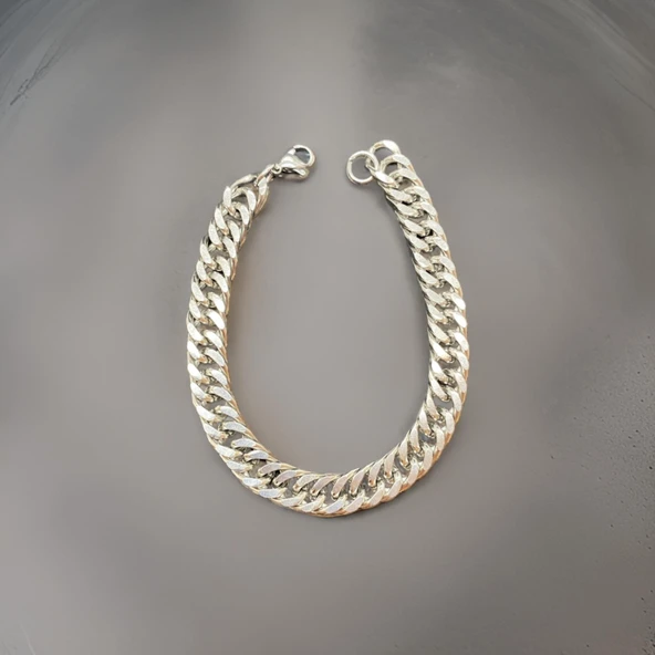 Erkekler İçin Şıklık: Parlak Gümüş Renk Klasik Zincir Model Antialerjik Çelik Bileklik ürün görseli 1