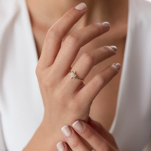 8 Ayar Altın Taşlı Kar Tanesi Yüzük - 3