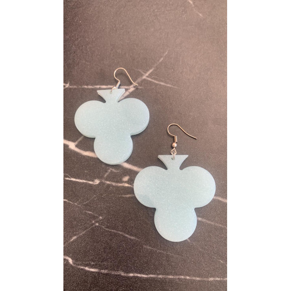 Buz Mavi Renkli Simli Sedefli Parlak Gümüş Aksesuar İskambil Sinek Şekil Küpe 5 cm Epoksi Hediyelik ürün görseli