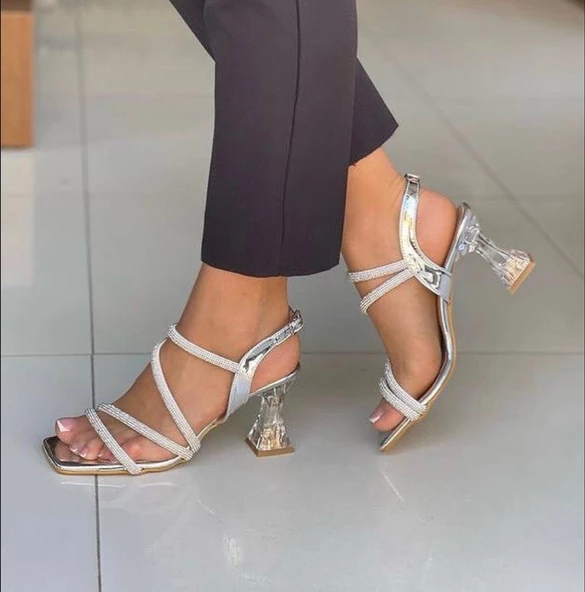 Bayan 36-40 Gümüş Taşlı İnce Zarif Şık Abiye Aayakkabı ( Topuk Boyu : 8cm )