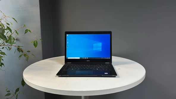 Fujıtsu Notebook Lıfebook U749 i5 8.Nesil 8Gb 256Gb M2 Ssd 14" Fhd Ips Dokunmatik (Bx Laptop) 2.EL 3