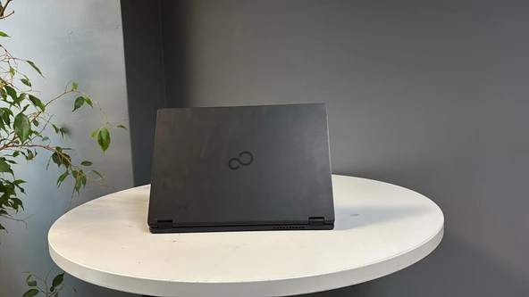 Fujıtsu LifeBook U749 Notebook i5 8265U 8Gb 256Gb M2 Ssd 14" Fhd Ips Dokunmatik (Bx Laptop) 2.EL 3Ay Garantilili Laptop - Resim 4