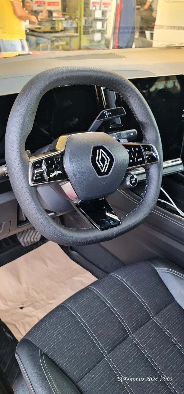 Renault Megane 5 Uyumlu Dikmeli Direksiyon Kılıfı Noktalı Desen Siyah Renk 38×10.5cm - 4