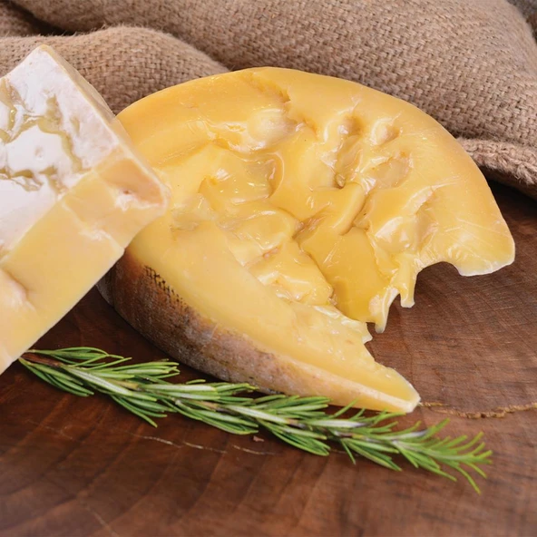 Gurmepark Kars Gravyer Peyniri 1000 g e