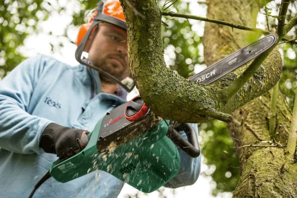 Bosch UniversalChain 35 Zincirli Ağaç Kesme Makinesi - 2