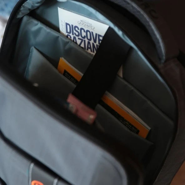 NPO TRV02 Travela 16" Siyah Notebook Sırt Çantası Genişleyebilir - 3