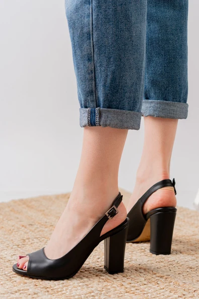 Meira Siyah Cilt Detaylı Yüksek Topuklu Kadın Ayakkabı - 2