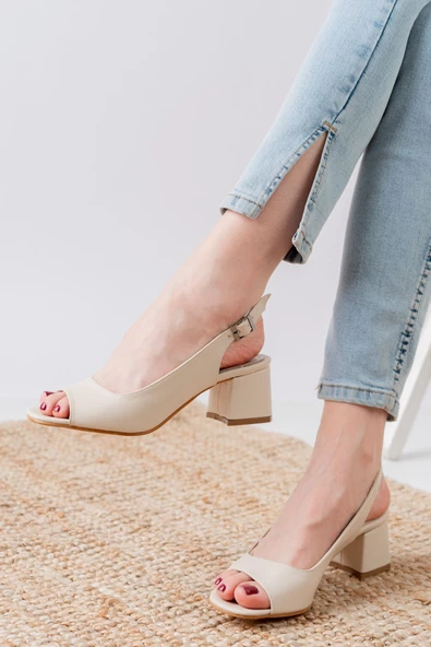 Eriola Krem Cilt Detaylı Alçak Topuklu Kadın Ayakkabı - Resim 2