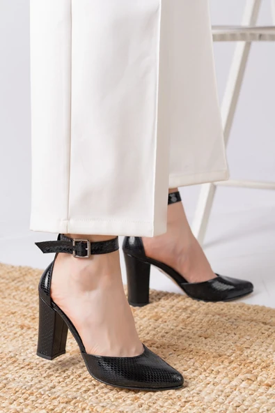 Lole Topuklu Siyah Cilt Timsah Deri Detaylı Topuklu Ayakkabı - Resim 5