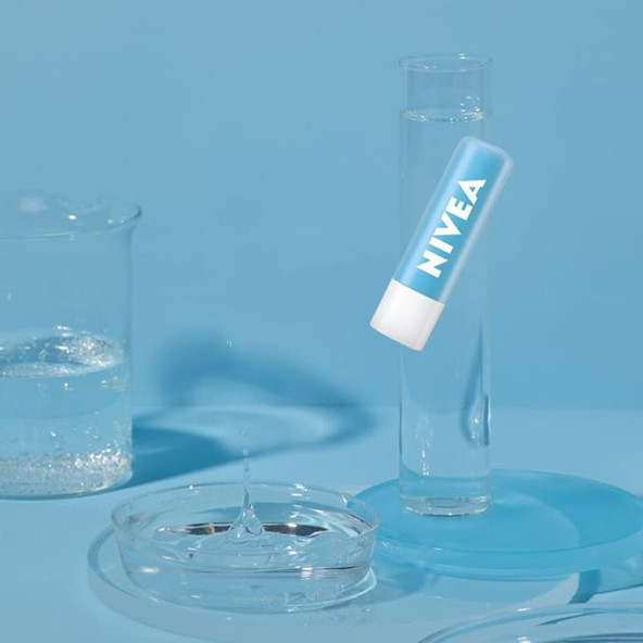 NIVEA Hydro Care Dudak Bakım Kremi, 24 Saat Nem, Aloe Vera, Saf Su ve Doğal Yağlar, SPF 15, Gün Boyu Dudak Bakımı, 4,8g - 2
