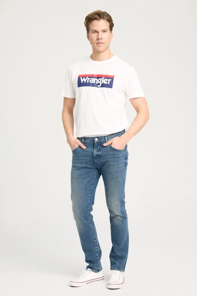 Wrangler W18S044XT Siyah Erkek Grensboro  Regular Fit Normal Kesim Düşük Bel Düz Paça Kot Pantolon