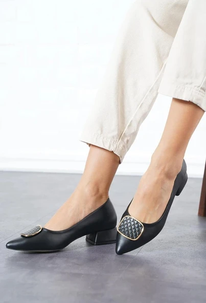 Feles Toka Detaylı Kısa Topuklu Kadın Babet Ayakkabı - Resim 3