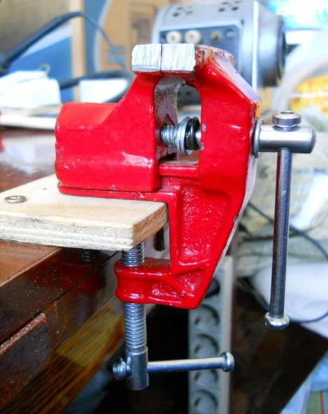 Periboia Mengene 70mm Mini Masa Mengenesi İşkence - 4