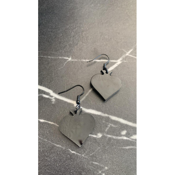 Parlak Siyah Renkli Siyah Aksesuarlı Maça Model 3 Cm Epoksi Küpe El Yapımı Hediyelik - Resim 5