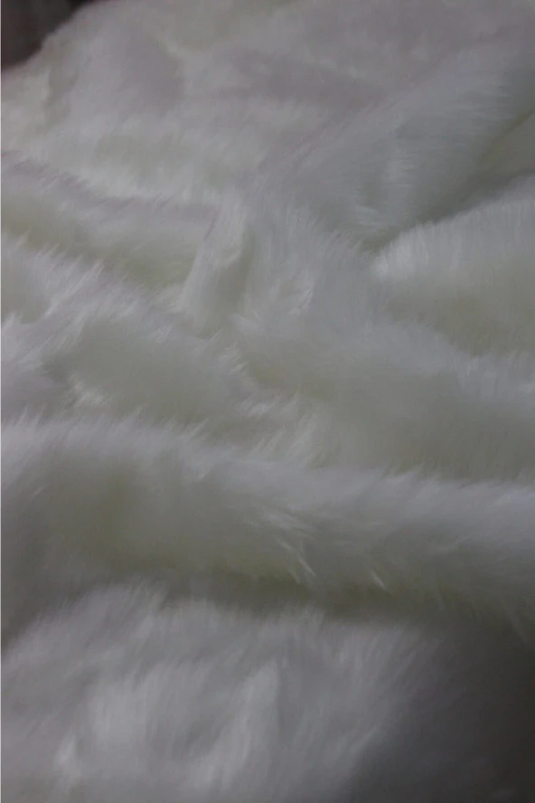 Hanedan Kumaş Beyaz Yumuşak Ve Uzun Tüylü Peluş Kürk Kumaş - 4