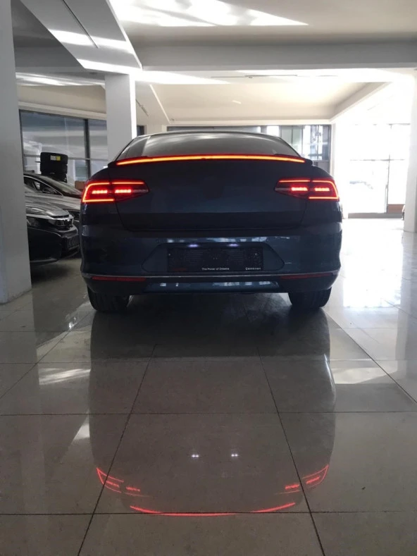 PASSAT B8 -B8.5 IÇIN UYUMLU LED SPOILER  (PIANO BLACK) - Resim 2