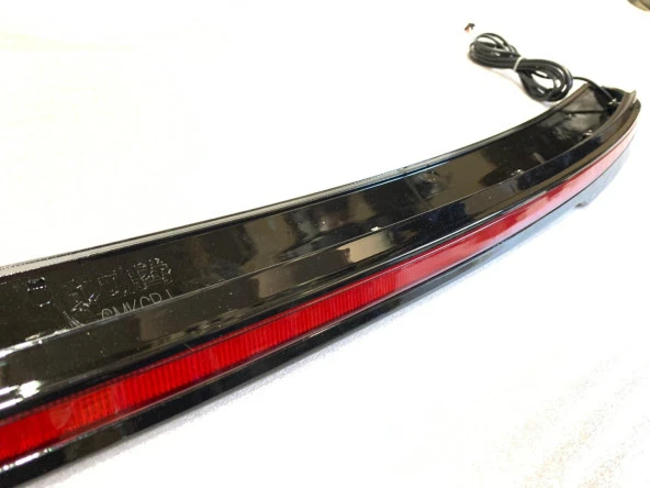 PASSAT B8 -B8.5 IÇIN UYUMLU LED SPOILER  (PIANO BLACK) - Resim 4