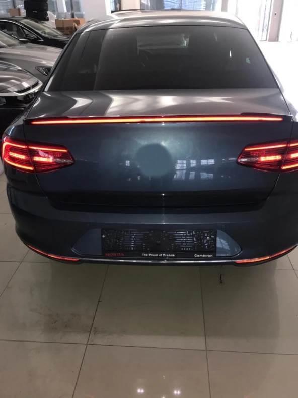 PASSAT B8 -B8.5 IÇIN UYUMLU LED SPOILER  (PIANO BLACK) - Resim 5