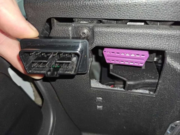 A4 2009-2016 IÇIN UYUMLU OTOMATİK CAM KAPATMA MODÜLÜ OBD - 4