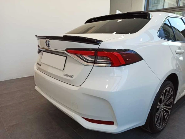 COROLLA 2019+ IÇIN UYUMLU CAM ÜSTÜ SPOILER (PIANO BLACK) - Resim 5