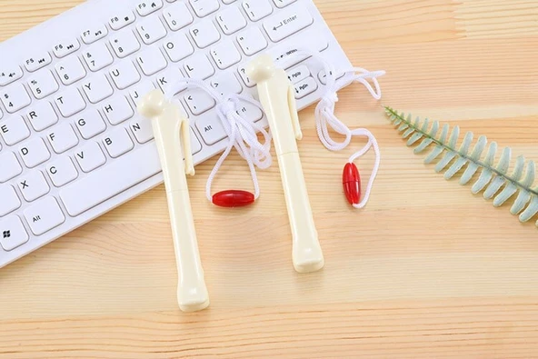 Periboia Kemik Tasarımlı Tükenmez Kalem - Boyun Askılı