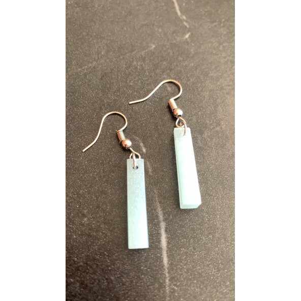 Buz Mavi Renkli Simli Sedefli Parlak Gümüş Aksesuarlı Çubuk Şekil Sallantılı Epoksi Küpe Hediyelik - Resim 3