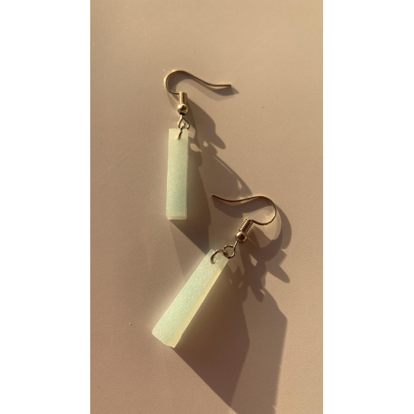 Buz Mavi Renkli Simli Sedefli Parlak Gümüş Aksesuarlı Çubuk Şekil Sallantılı Epoksi Küpe Hediyelik - Resim 6