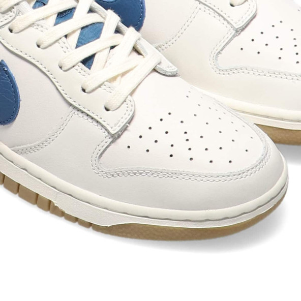 NIKE DUNK LOW SE SAIL GAME ROYAL GUM - 4
