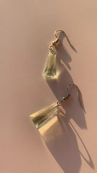 Parlak Mint Yeşili Renkli Gümüş Aksesuar Piramit Şekilli Sallantılı El Yapımı Epoksi Küpe Hediyelik - Resim 2