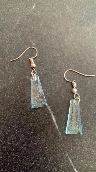 Parlak Mint Yeşili Renkli Gümüş Aksesuar Piramit Şekilli Sallantılı El Yapımı Epoksi Küpe Hediyelik - Resim 7